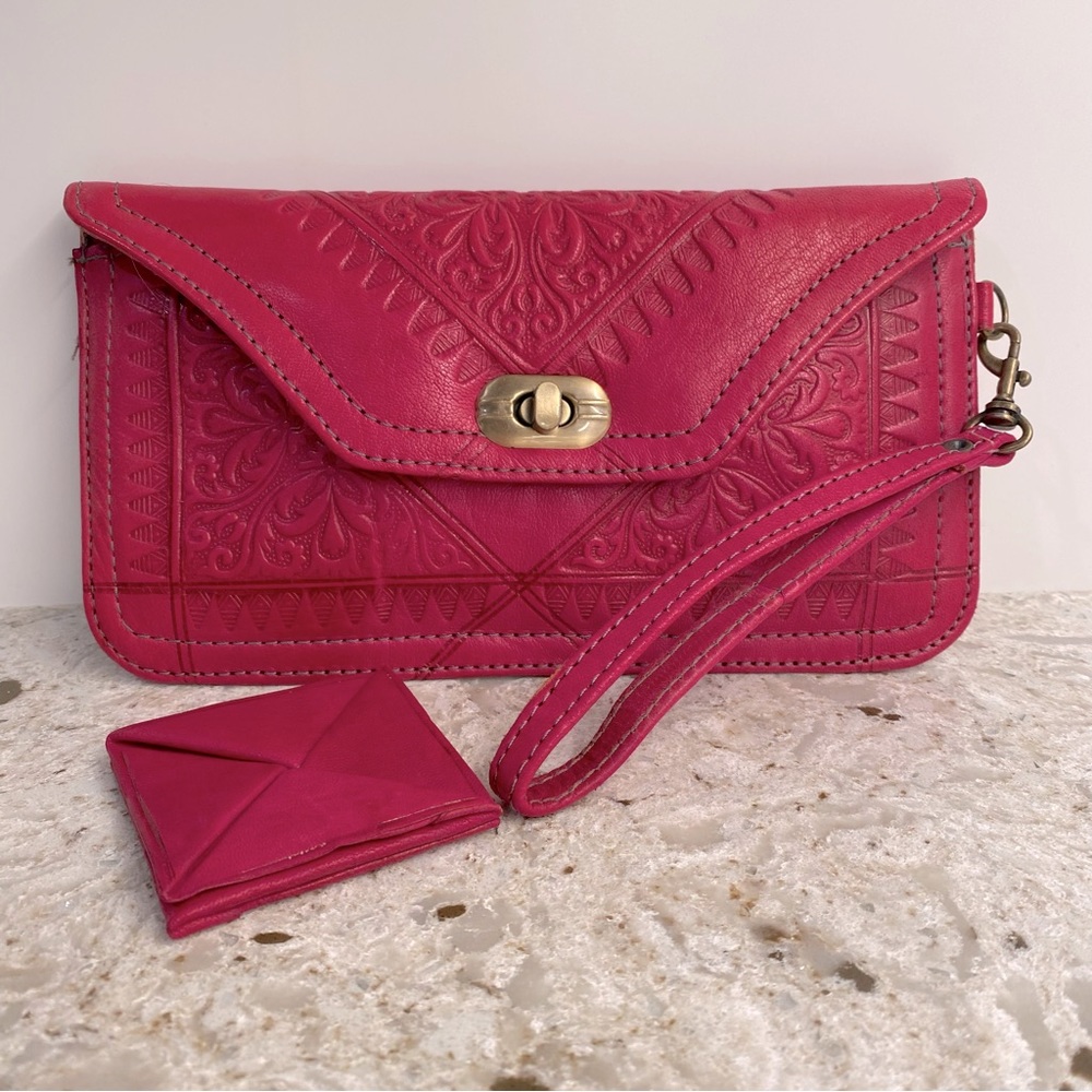 Moroccan Leather Embossed wristlet in fuchsia